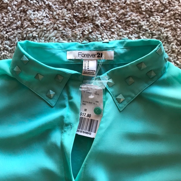 NWT Forever 21 Blouse - Picture 2 of 3